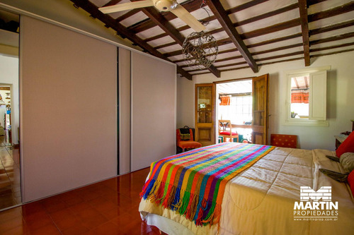Chacra En Capilla Del Señor. Casa De Campo Y Casa De Huéspedes. Lote 17.745 M2. Pileta Y Bosquecito.