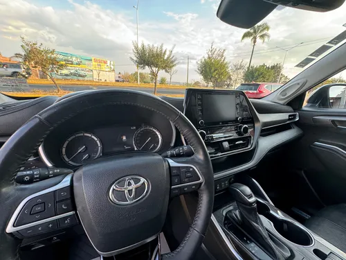 Toyota Highlander 3.5 Limited Panoramic Roof At