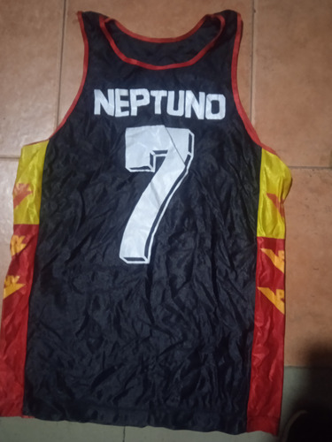 Remera Neptuno Antigua