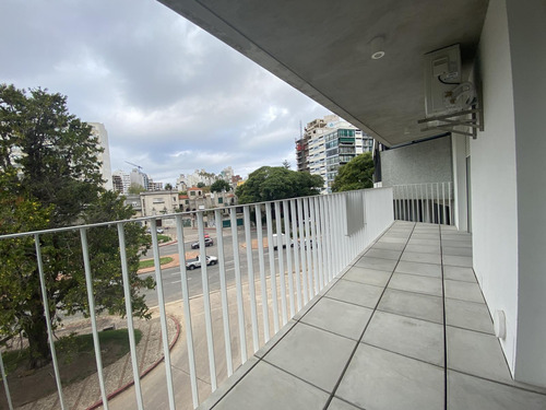 Alquiler De Apartamento En  Parque Rodó, 1 Dormitorio, Terraza Al Frente! A Estrenar