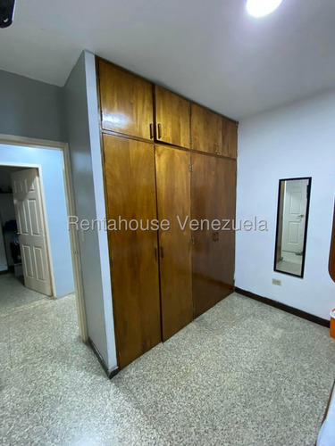 Apartamento Con Mucho Potencial En Lpg! 25-243