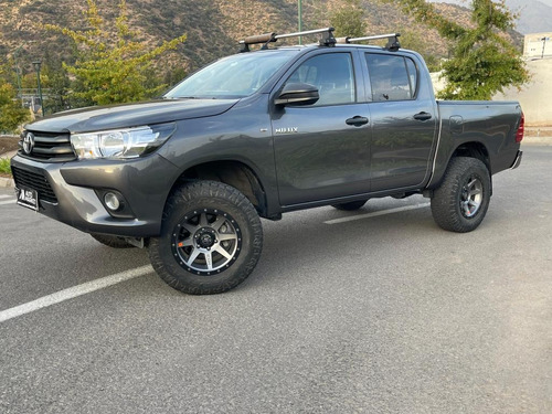 Toyota Hilux 4x4 Dx Mt | 44000 Km | Año: 2022