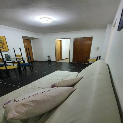 Bello Apartamento De 86 Mtrs2 Con 4 Habitaciones Y 2 Baños Se Vende Ubicado En La Candelaria - Av Universidad