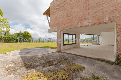Casa En Venta En La Hatillana, El Hatillo.