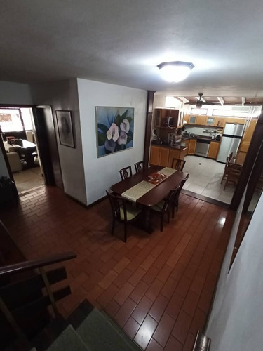 Imagen 3 de 17 de Bonita Casa Urb Lomas Del Este Valencia Jc-lp