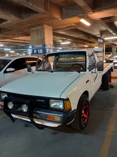 Nissan NP300 2.4 Estacas Dh Mt