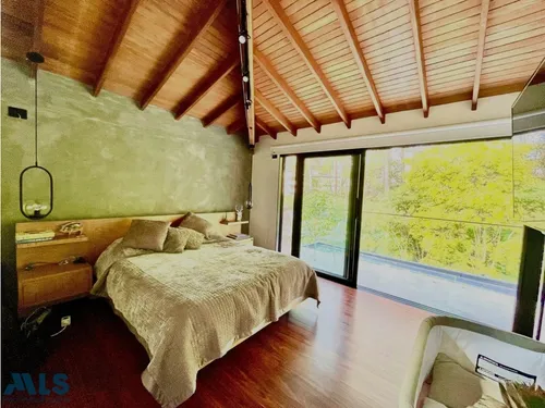 Casa Completamente Remodelada En El Campestre(mls#255908)