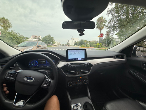 Ford Escape Titanium HYBRID