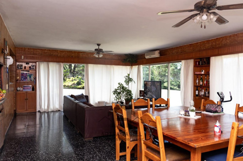 Vendo: Gran Propiedad En Colón, Sobre Avenida Lezica