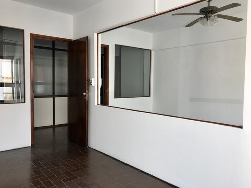 Imagen 3 de 9 de Oficina En Venta Corrientes - Rivadavia