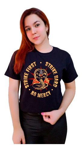 Polera Cobra Kai Strike First Hard Serie Exclusiva C-748