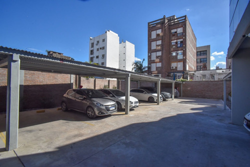 Semi Piso De 3 Dor. Y Cochera. Nuevo. Con Amenites