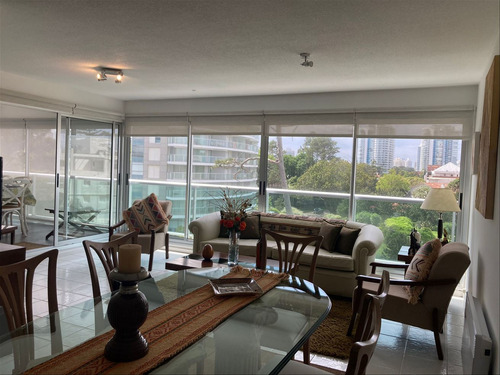 Se Vende Apartamento A 100 Metros Del Mar, En Parada 07 De