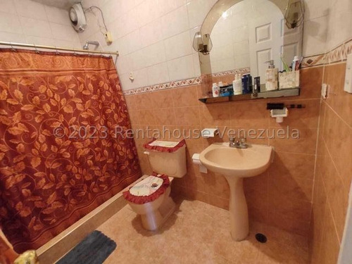 Imagen 25 de 27 de Amplia Casa En Venta Urb. Piedra Pintada La Victoria 23-18371 Ejc 04243439046