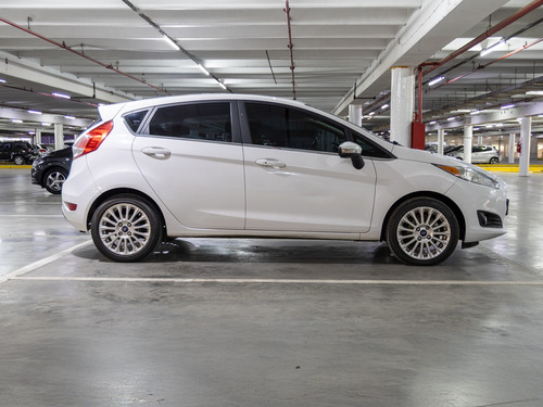 Ford Fiesta Kinetic 1.6 Titanium Powershift 120cv