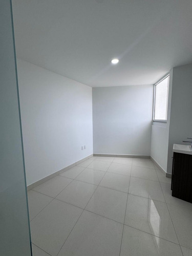 Consultorio Médico Nuevo En Excelentes Condiciones, Dividido En 2 Areas Totalmente Equipadas
