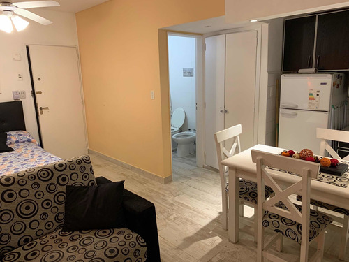Imagen 3 de 7 de Hermoso 1 Amb.pleno Centro,impecable A La Calle,dueño Direct