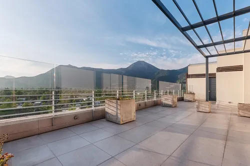 Vende Penthouse Vista Despejada Al Oriente