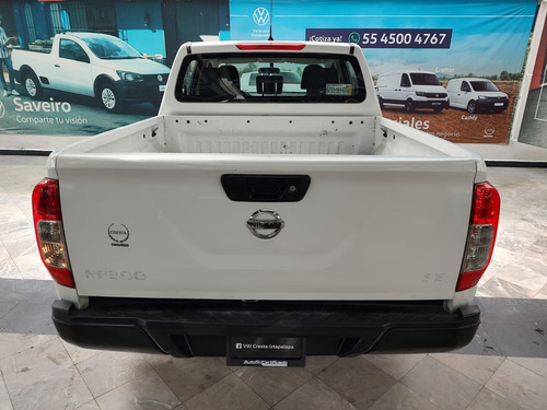 Nissan NP300 2.4 Doble Cabina Se Aa Pack Seg Mt