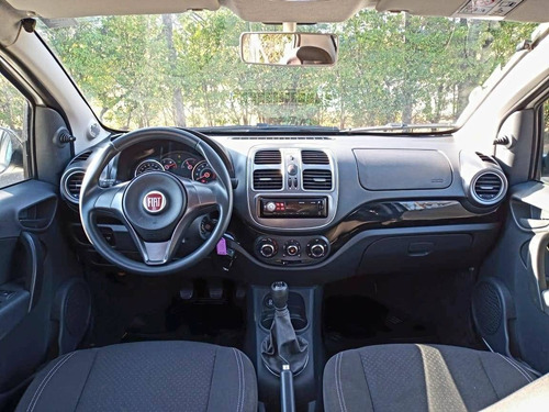 Imagem 5 de 8 de Fiat Grand Siena 1.0 Evo Flex Attractive Manual