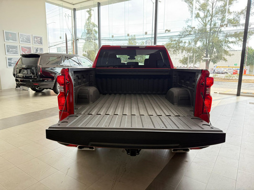 Chevrolet Silverado 5.3 V8 Custom Doble Cabina 4X4 At