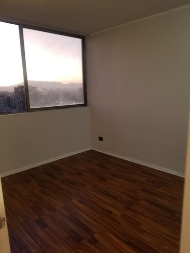 Arriendo Prox. M. Rodrigo De Araya 2 D / 1 Baño San Joaquin
