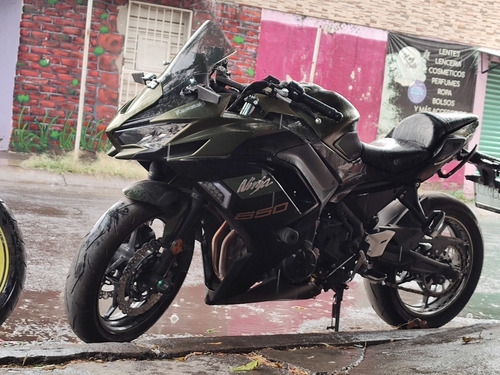Bonita Kawasaki Ninja 650 Color Verde Año 2024 Todo En Regla