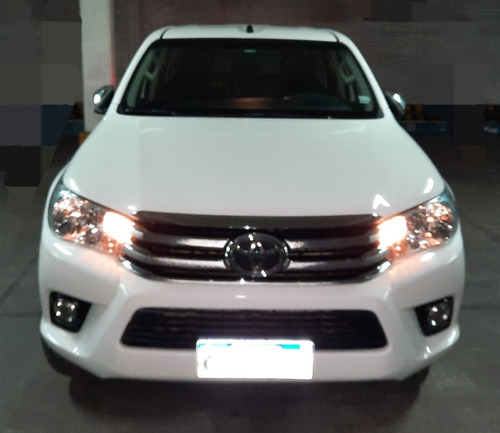 Imagen 2 de 7 de Toyota Hilux 2017 2.8 Cd Srv 177cv 4x2