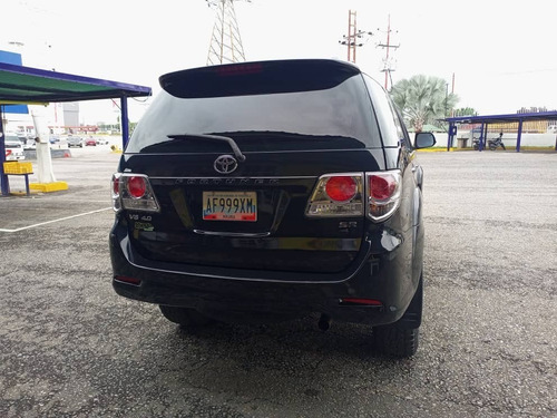 Imagen 4 de 16 de Toyota Fortuner Sr