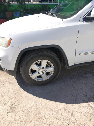 Jeep Grand Cherokee 3.6 Laredo V6 4x2 Mt