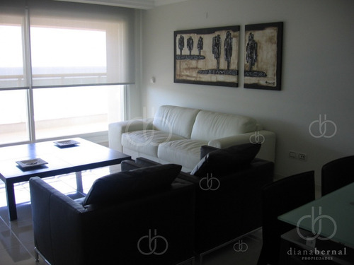 Imagen 3 de 18 de Apto De 3 Dormitorios Con Vista Al Mar. Playa Mansa, Punta Del Este- Ref: 41297