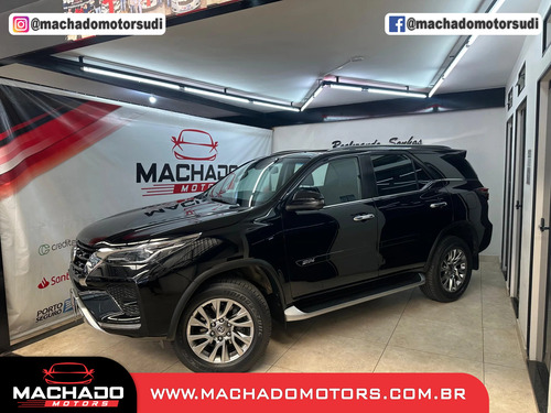 Toyota Hilux SW4 2.8 D-4D TURBO DIESEL SRX 7L 4X4 AUTOMÁTICO