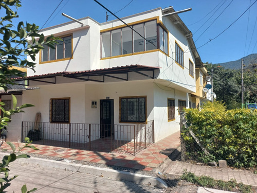 Venta De Casa Con Dos Apartamentos Independientes En Villeta