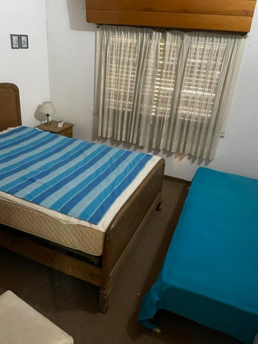 Imagen 10 de 12 de Venta-casa-villa Gesell -paseo 123 Y Av 8 Vivienda Con Amplio Jardin