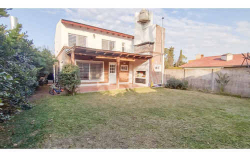 Imagen 5 de 22 de Casa 2 Plantas En Funes.