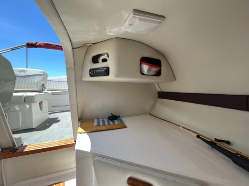 Imagen 8 de 17 de Lancha Cuddy Canestrari 245 Con Volvo V8 300 Hp Año 2015