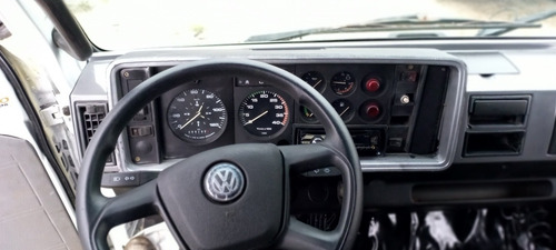 Imagem 3 de 8 de Volkswagen 8-140
