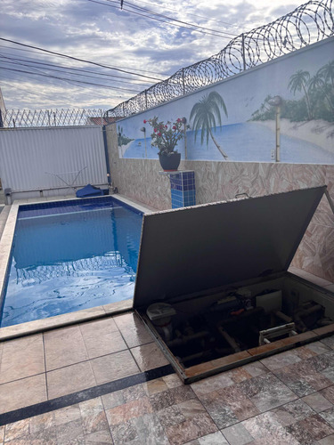 Edícula Com Piscina ,2 Banheiros E Área De Churrasqueira