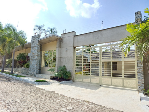 Casa En Colinas De Guataparo Valencia     Cod:  Inz-gs1   Tp