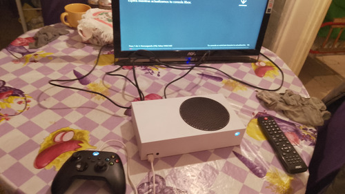 Consola Xbox Series S 512gb Starter Bundle Color Blanco 2023 (Usado)