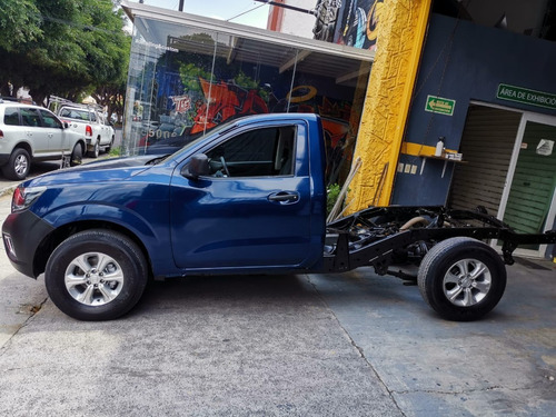 Imagen 5 de 15 de Np 300 Modelo 2019