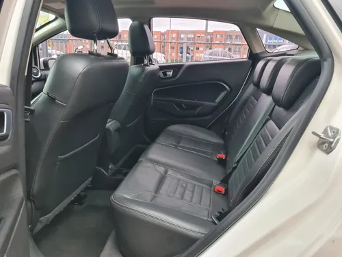 Ford Fiesta Titanium 1.6cc AT AA 4X2