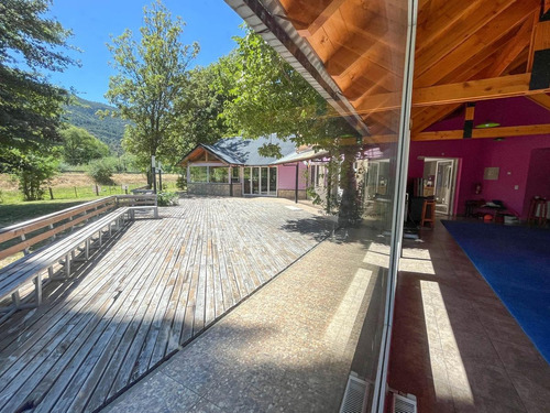 Complejo Turístico En El Hoyo Chubut
