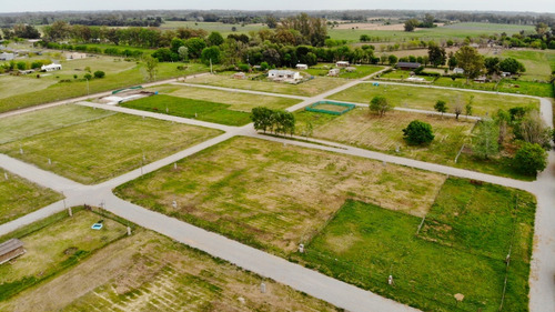 Lotes Lomas  De Manzanares, Pilar Barrio Semi Cerrado.