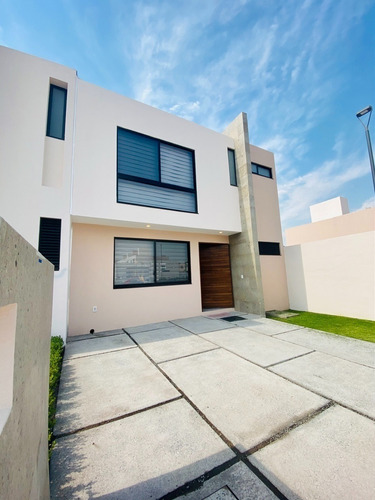 Imagen 1 de 23 de Casa Nueva Centrica En Venta En Queretaro