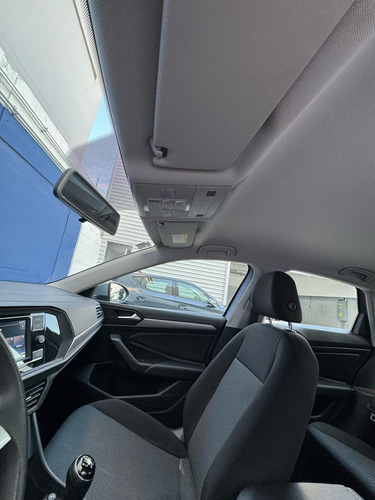 Volkswagen Jetta 1.4 TSI manual