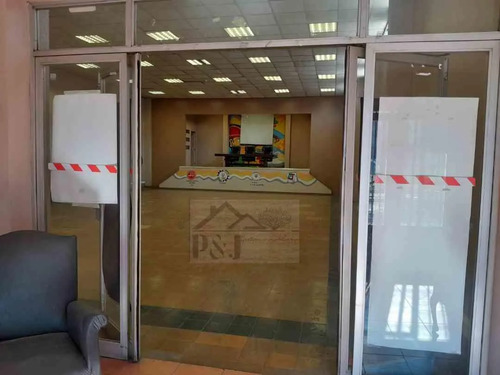 Rebajada Propiedad Comercial En Terreno De 402m2
