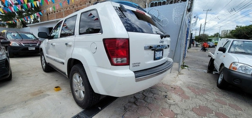 Imagen 2 de 10 de Jeep Grand Cherokee 2010 3.7 Laredo V6 Power Tech 4x2 Mt