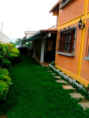 Casa En Alquiler Urb. Colinas De Los Ruices C-19140