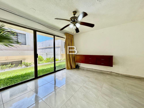 Departamento En Venta En Zona Hotelera